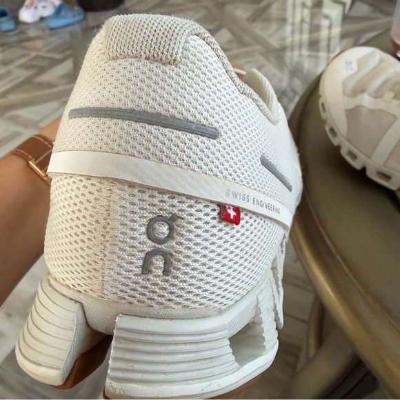 Lot of 2 pairs of OC Women On Cloud 6 and Cloud X4 running shoe , size 10 - Picture 5 of 12